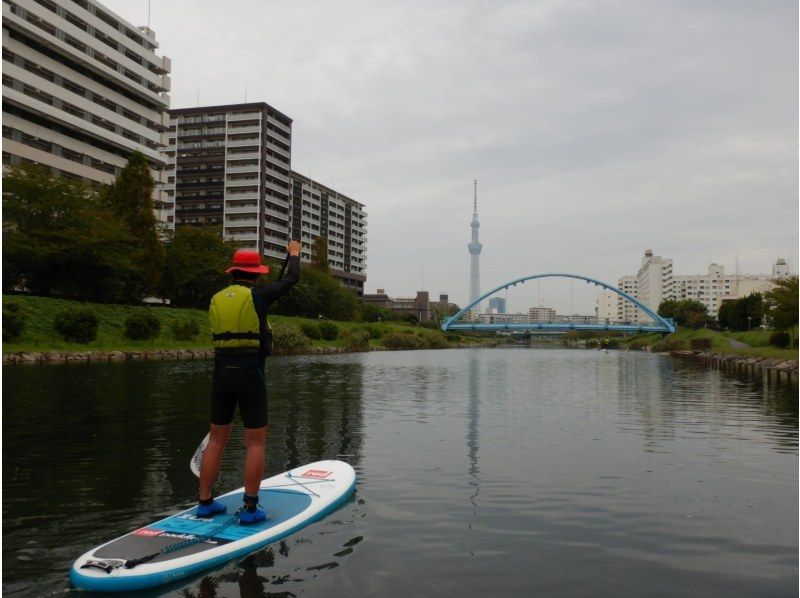 Spectacular views of the Skytree! Tokyo SUP tour ♪ Women participating alone are also welcome.の紹介画像