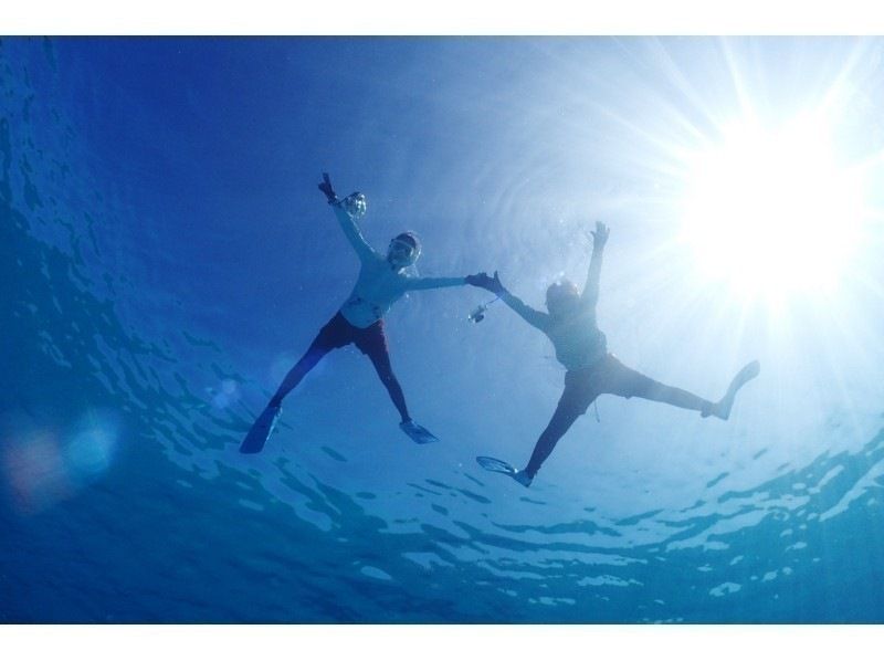 [Departing and returning from Ishigaki Island] Small group tour with peace of mind! Visit the uninhabited island, manta rays, sea turtles, and coral reefs! Snorkel in the breathtakingly beautiful ocean! (1-day course)の紹介画像