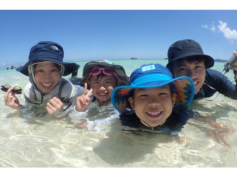 [Departure and arrival at Ishigaki Island] Safe small group system! Longed-for uninhabited island & Churaumi snorkeling! (1 day course)の紹介画像