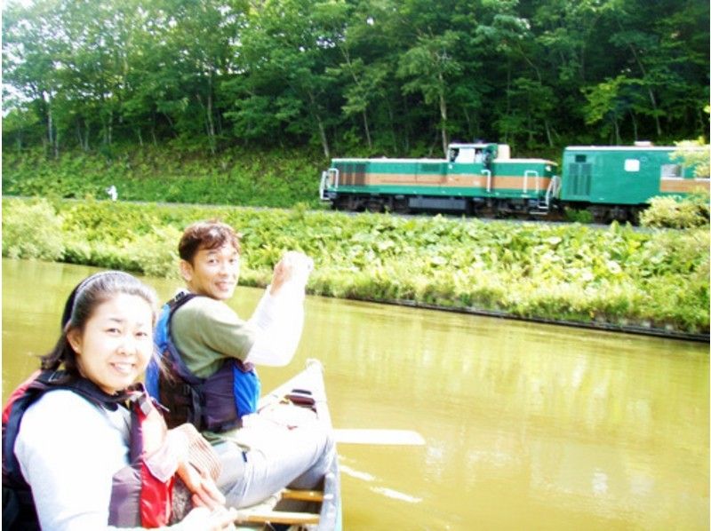 [北海道·釧路河讓我們慢慢感受大自然的風！獨木舟體驗日課程（Kushirogawa濕地課程）の紹介画像