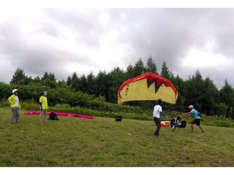 [北海道·Akaigawa]滑翔伞地面体验[每次最多可接待4人]の紹介画像