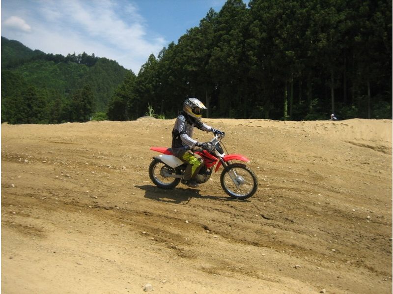 【三重・美杉】体験モトクロス 4時間コース初回のみライディング指導付の紹介画像