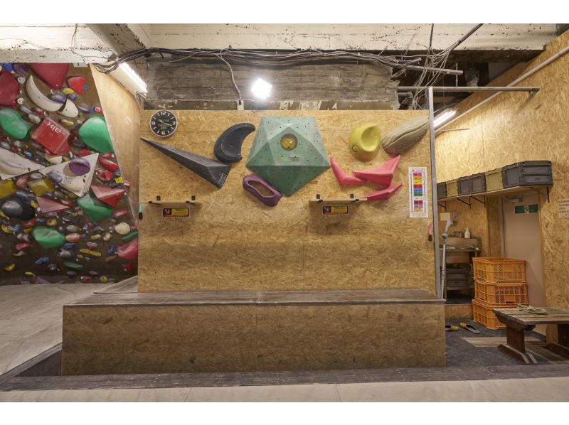 【四ツ谷／ボルダリング】初心者も安心！マンツーマンで基礎から学べる60分レッスンの紹介画像