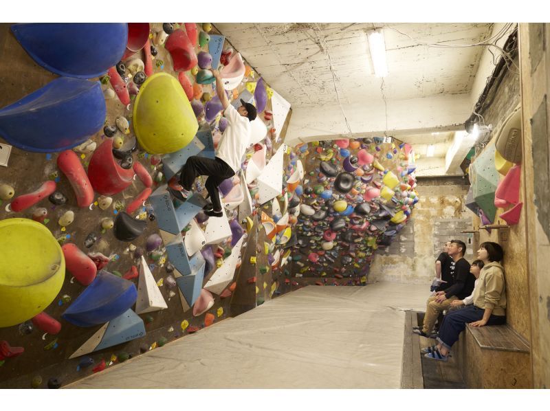 【四ツ谷／ボルダリング】初心者も安心！マンツーマンで基礎から学べる60分レッスンの紹介画像