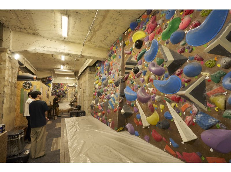 【四ツ谷／ボルダリング】初心者も安心！マンツーマンで基礎から学べる60分レッスンの紹介画像