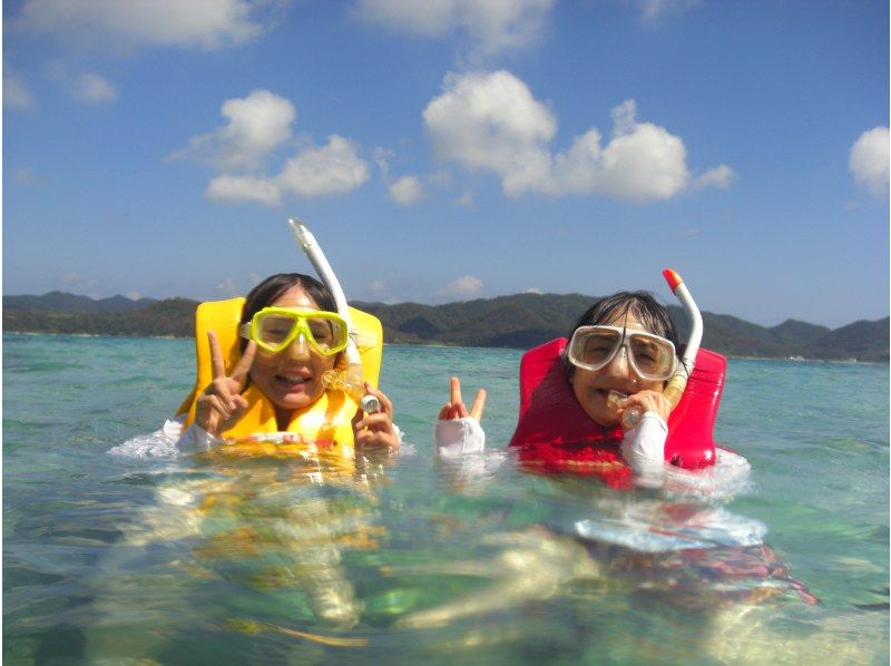 [คาโกชิมา・ Amami Oshima] อัตราการพบเต่าทะเล 95%!พ.เจ้าหน้าที่ผสมพันธุ์ของฮอลล์แฟมิลี่มากับคุณ♪การดำน้ำตื้น(Snorkeling)ประสบการณ์ (ครึ่งหนึ่ง)อาหลักสูตร)の紹介画像