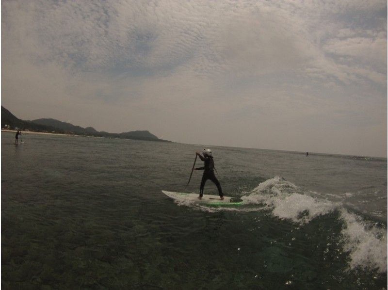 [가고시마· 아마미 오시마] SUP 서핑 가이드 (4 시간 · 4 명까지)の紹介画像