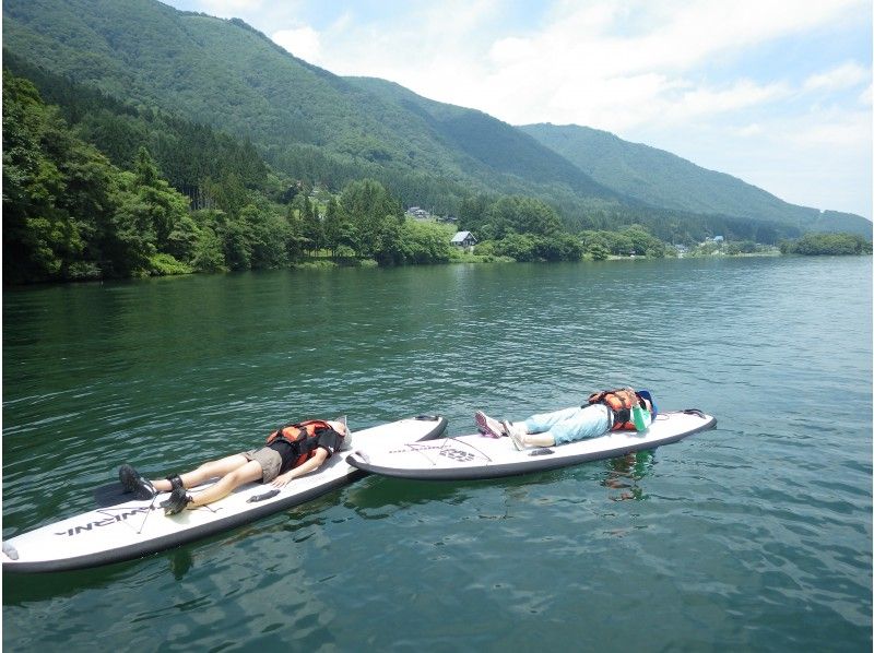 [Nagano ・ Kizaki Lake】 Enjoying SUP and natural charm into clear water and bright greenの紹介画像