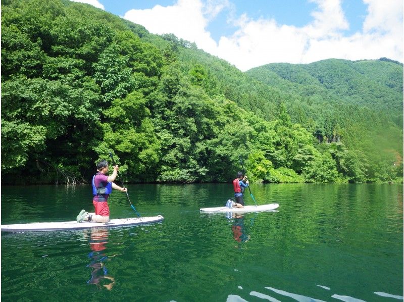 [Nagano ・ Kizaki Lake】 Enjoying SUP and natural charm into clear water and bright greenの紹介画像
