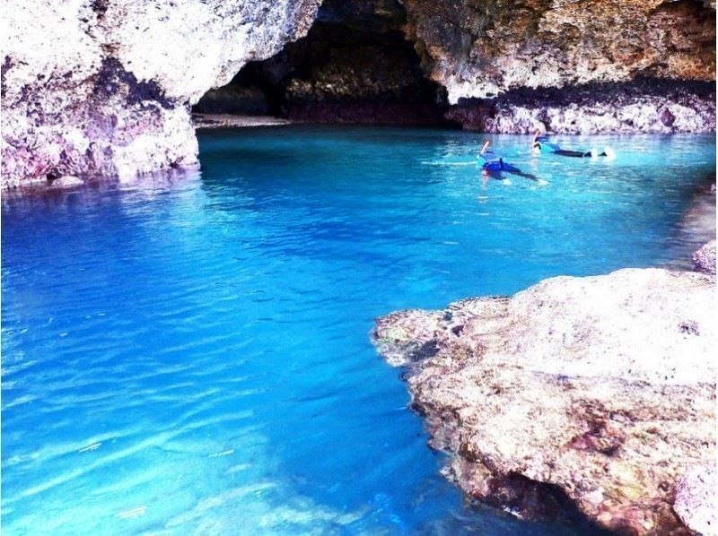 [Ishigaki Island] Very popular! 3 major spots ★ Kabira Bay + Blue Cave + Healing Waterfall and snorkeling! ★ 120% satisfaction rate Spring sale now on KASの紹介画像