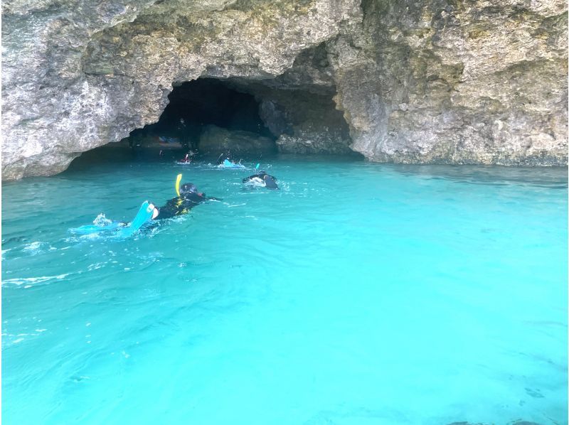《限定コース》【石垣島/大人気】3大スポット★川平湾+青の洞窟+回復の滝とウミガメシュノーケル！当日予約OK★施設利用・送迎無料　KASの紹介画像