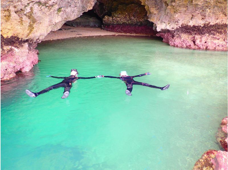 《Limited Course》【Ishigaki Island/Very Popular】3 major spots★Kabira Bay + Blue Cave + Recovery Falls and sea turtle snorkeling! Same-day reservations OK★Free use of facilities and transfers KASの紹介画像