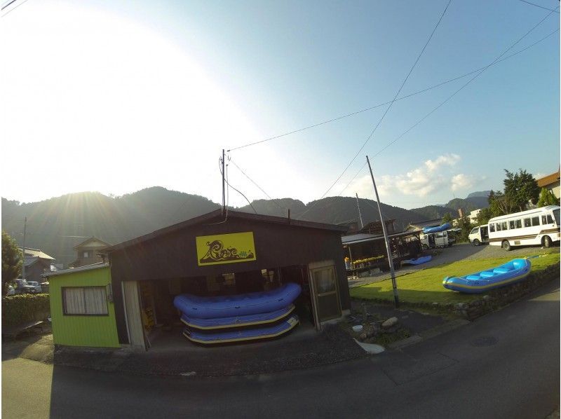 [Gifu ・ Gujo] Enjoy the nature of the Nagara River Rafting Experience and facility improvement (half-day Tours)の紹介画像