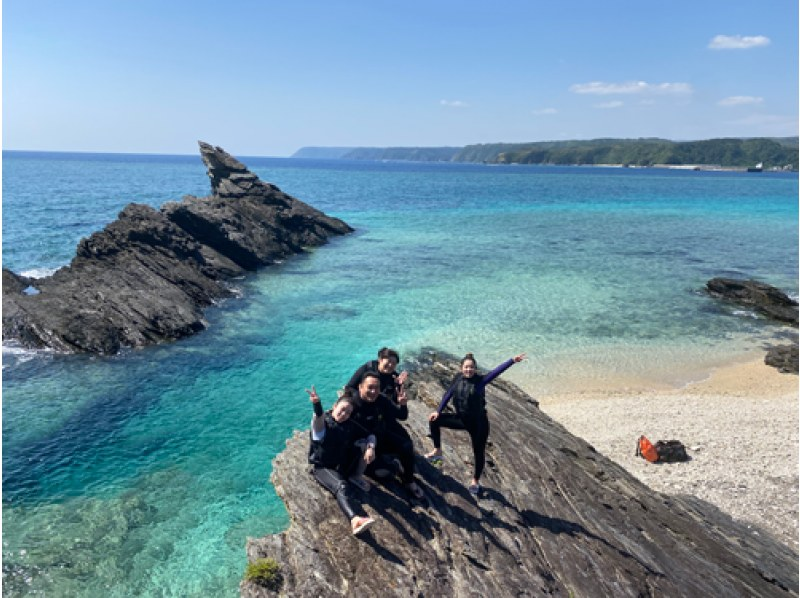 【沖縄北部・オクマ】無人島へ行こう！シーカヤック＋シュノーケリング体験の紹介画像