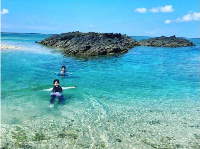 [冲绳北/国头村]指定为Yanbaru国家公园冲绳主岛北部无人居住的岛屿！海上皮艇+浮潜の紹介画像