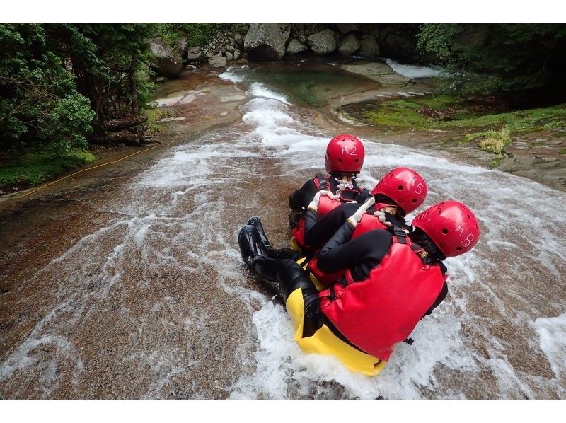 Canyoning experience of Ehime prefecture sliding valley