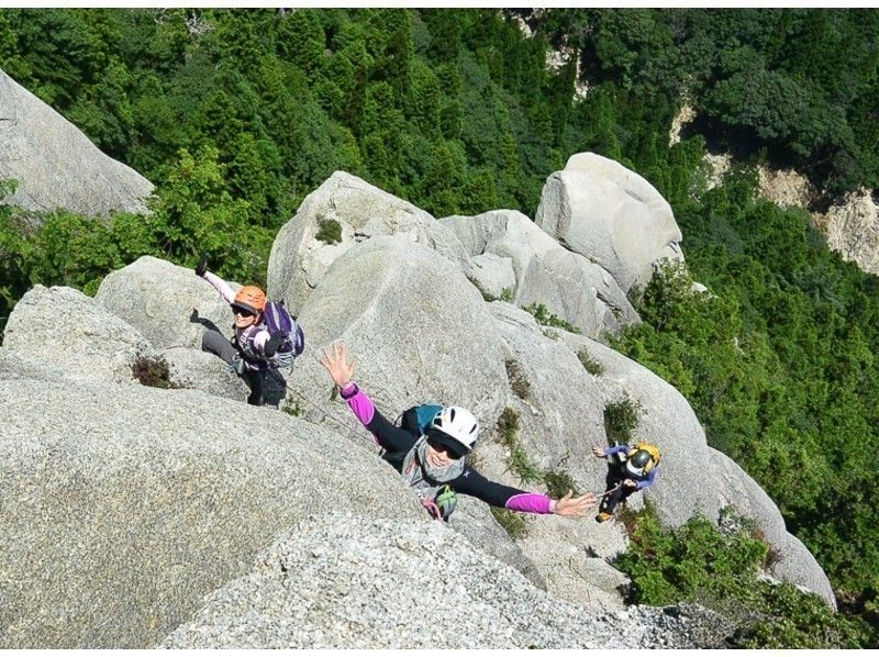 【三重・鈴鹿】ヨーロッパ生まれの新しい山遊び「ヴィア・フェラータ」体験！初心者OK！の紹介画像
