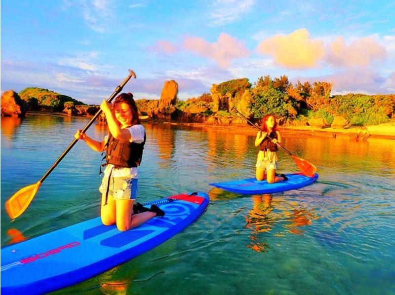 [Okinawa, Onna Village] Fantastic sunset SUP cruising and memories to look great on social media (take beautiful photos and videos with a professional camera / beginners welcome)の紹介画像