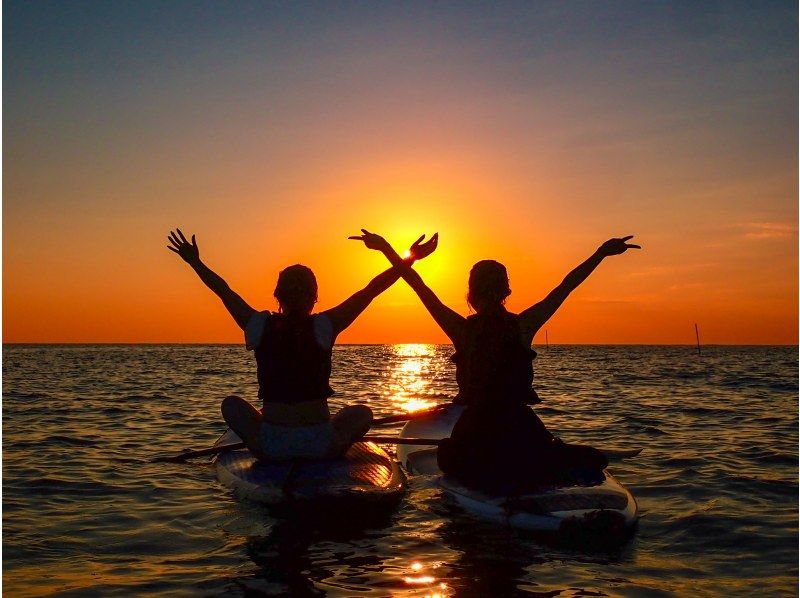 [Okinawa, Onna Village] Fantastic sunset SUP cruising and memories to look great on social media (take beautiful photos and videos with a professional camera / beginners welcome)の紹介画像