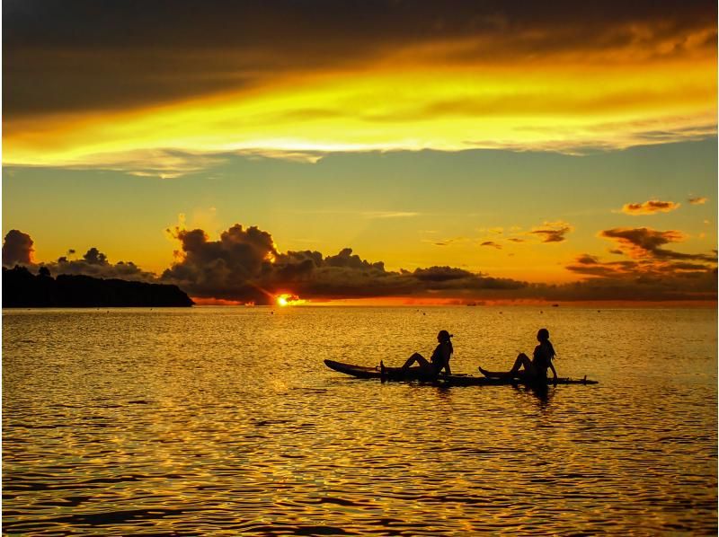 [Okinawa, Onna Village] Fantastic sunset SUP cruising and memories to look great on social media (take beautiful photos and videos with a professional camera / beginners welcome)の紹介画像