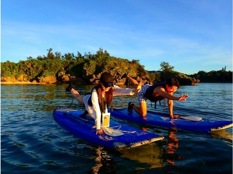 [Okinawa, Onna Village] Fantastic sunset SUP cruising and memories to look great on social media (take beautiful photos and videos with a professional camera / beginners welcome)の紹介画像