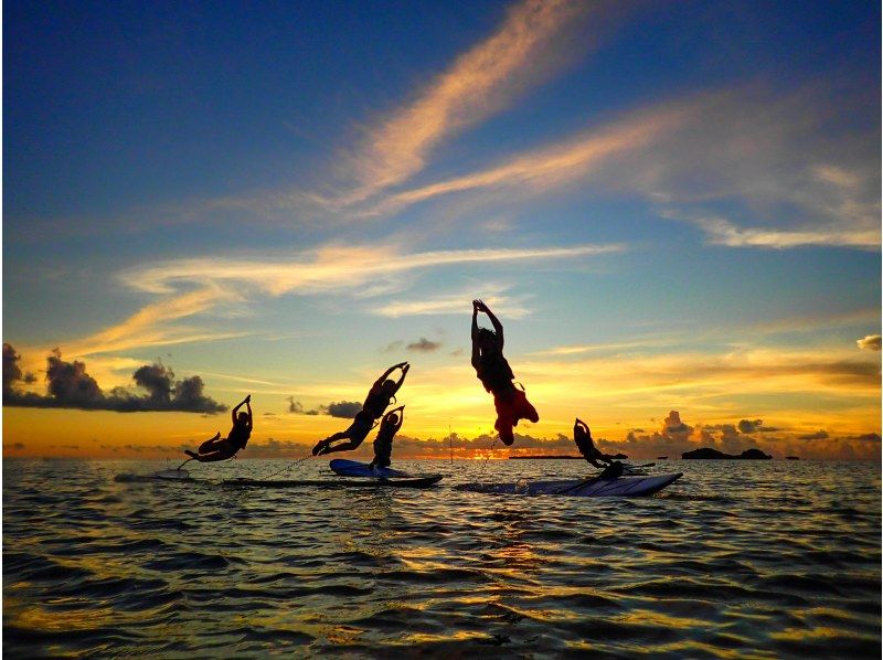 [Okinawa, Onna Village] Fantastic sunset SUP cruising and memories to look great on social media (take beautiful photos and videos with a professional camera / beginners welcome)の紹介画像