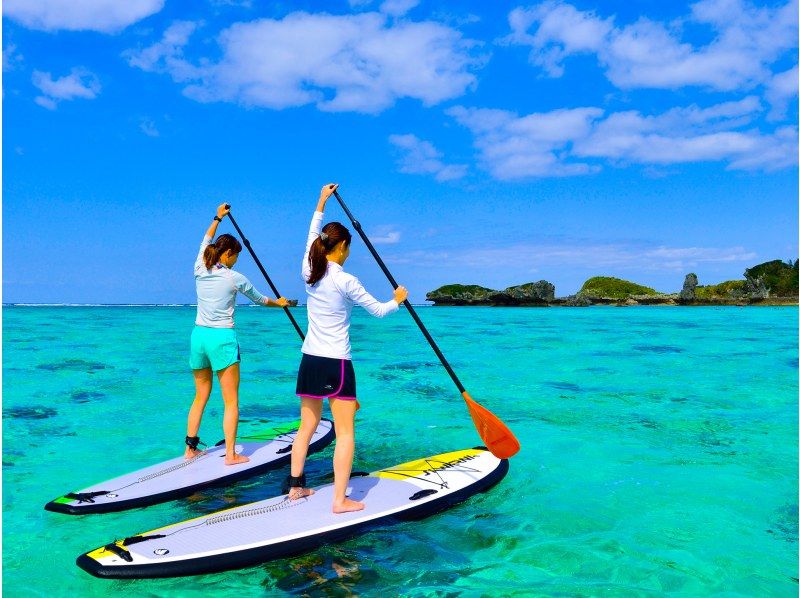 [Okinawa, Onna Village] SUP experience cruising tour "Easy SUP experience" Even beginners can feel at ease. (High-resolution photos and video data are free / Amenities for women are provided)の紹介画像