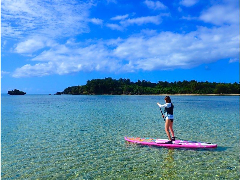 [Okinawa, Onna Village] SUP experience cruising tour "Easy SUP experience" Even beginners can feel at ease. (High-resolution photos and video data are free / Amenities for women are provided)の紹介画像