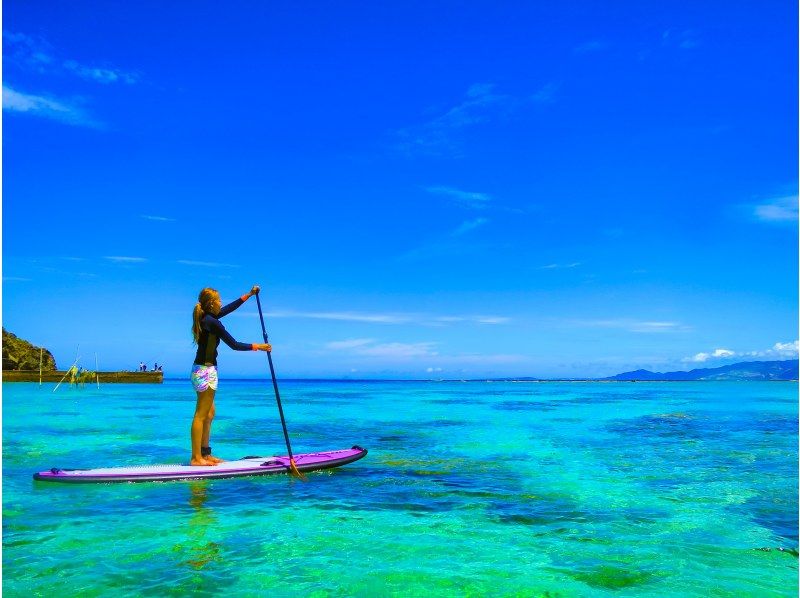 [Okinawa, Onna Village] SUP experience cruising tour "Easy SUP experience" Even beginners can feel at ease. (High-resolution photos and video data are free / Amenities for women are provided)の紹介画像