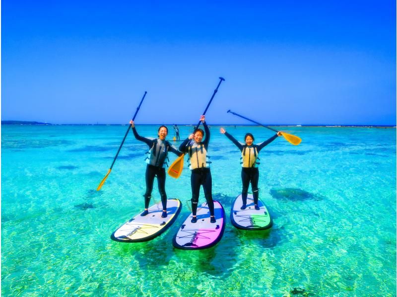 [Okinawa, Onna Village] SUP experience cruising tour "Easy SUP experience" Even beginners can feel at ease. (High-resolution photos and video data are free / Amenities for women are provided)の紹介画像