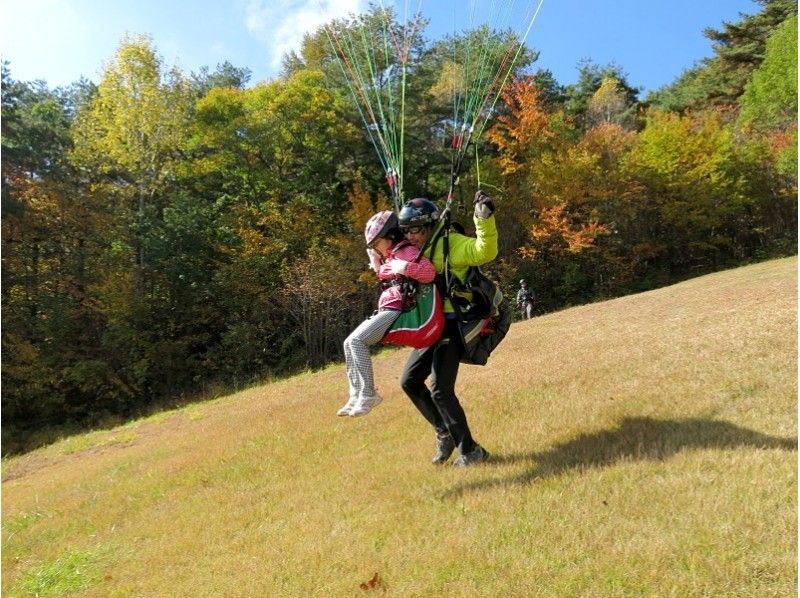 [Nagano, Aoki Village] Experience paragliding! Two-seater "Tandem Flight Experience Course"の紹介画像