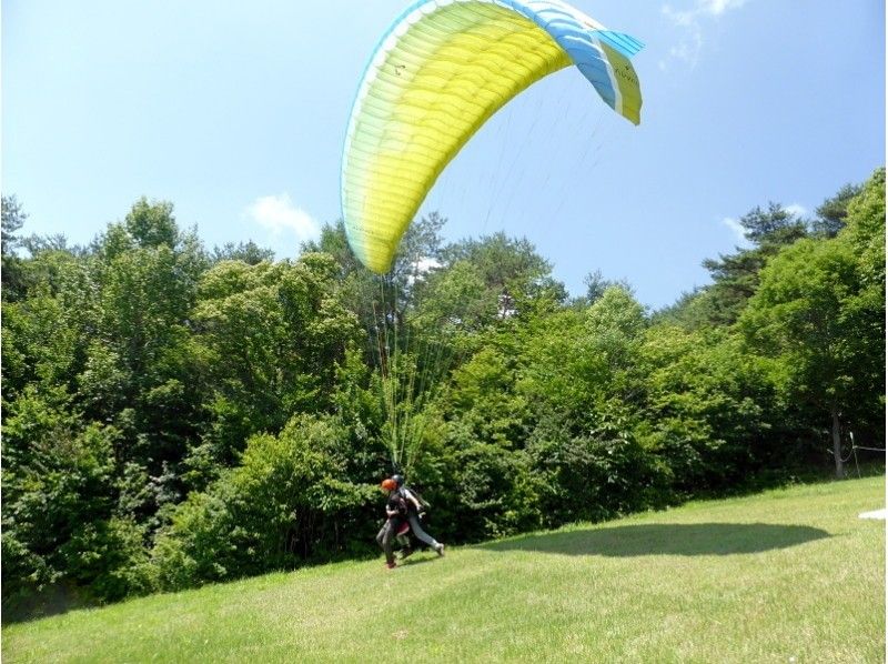 [Nagano, Aoki Village] Experience paragliding! Two-seater "Tandem Flight Experience Course"の紹介画像