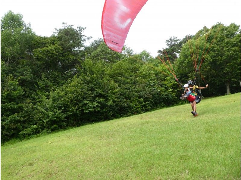 [Nagano, Aoki Village] Experience paragliding! Two-seater "Tandem Flight Experience Course"の紹介画像