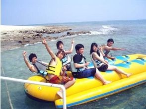 プランの魅力 There are also optional plans such as banana boats and wakeboards. の画像
