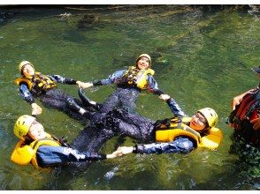 プランの魅力 ライフジャケットの浮遊感 の画像