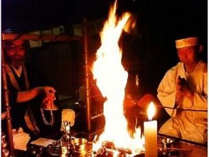 プランの魅力 A practitioner praying for the descending Fudo Myo の画像