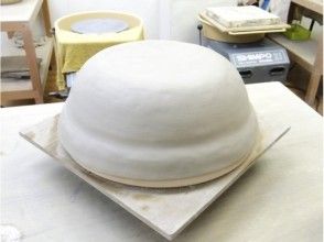 プランの魅力 Then, shape the clay to fit the form の画像