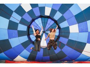 プランの魅力 Depending on the weather, we may guide you into the balloon. の画像