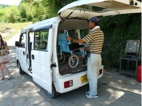 プランの魅力 輪椅在碼頭上落下 の画像