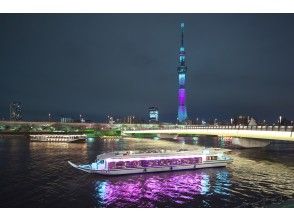 プランの魅力 從水的表面向上看的夜景 の画像