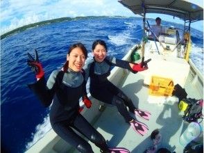 プランの魅力 After receiving an explanation of diving at the store, take a boat to the blue cave の画像