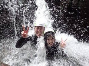 プランの魅力 Feeling refreshed by being hit by a waterfall の画像