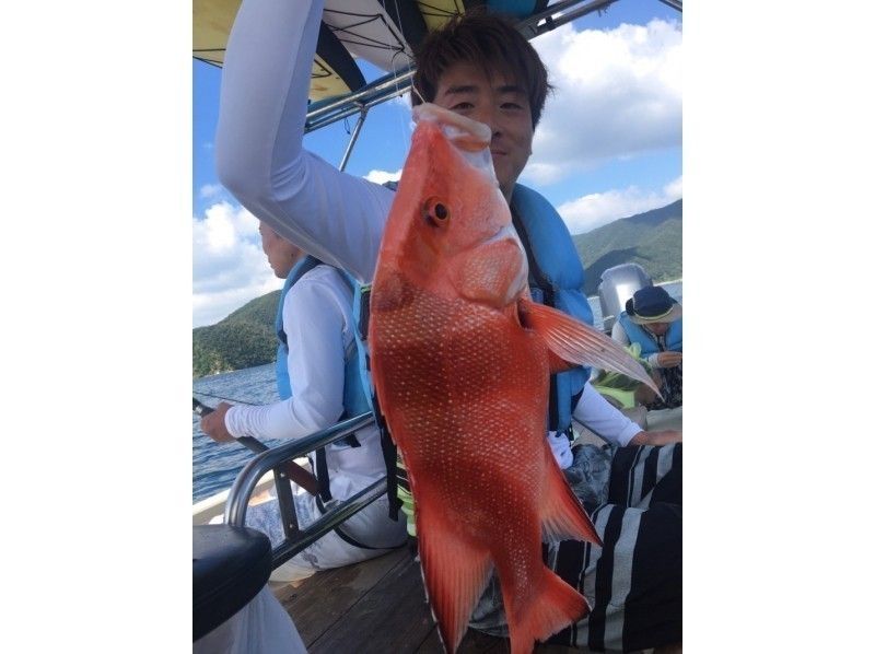 [อามามิโอชิมะจังหวัดคาโกชิม่า] ทัวร์ตกปลาด้วยเรือเปล่าที่ Amanico Maru (ครึ่งวัน)