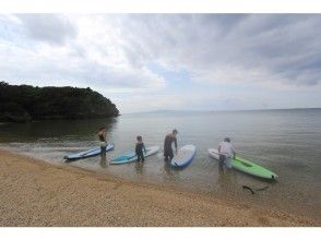 プランの魅力 陸上での練習が終わったら、いよいよ海へ。落ちた時はどうするの？大丈夫、ここでしっかり教えますからね。 の画像