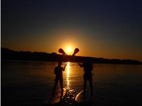 プランの魅力 Memories of the trip will remain. During the tour, the guide will take a picture of you with a dedicated waterproof camera and give you the data for free! Don't worry, "I'm worried about bringing my precious camera to the water's edge ..."! の画像