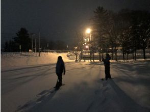 プランの魅力 月明かりで照らされた夜の森は幻想的! の画像