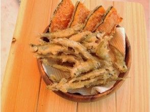 プランの魅力 釣れたワカサギはその場で天ぷらに☆サクサクで美味しいですよ!!かぼちゃと一緒にどうぞ♪ の画像