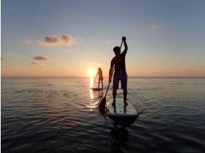 プランの魅力 眩しかった太陽を帰りは背に受けて帰ります。白い砂地の海底に長く伸びた自分の影が幻想的です。 の画像