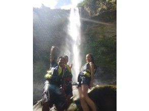 プランの魅力 沖縄県で一番落差のある雄大なピナイサーラの滝 の画像