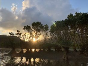 プランの魅力 山に沈む夕日 の画像